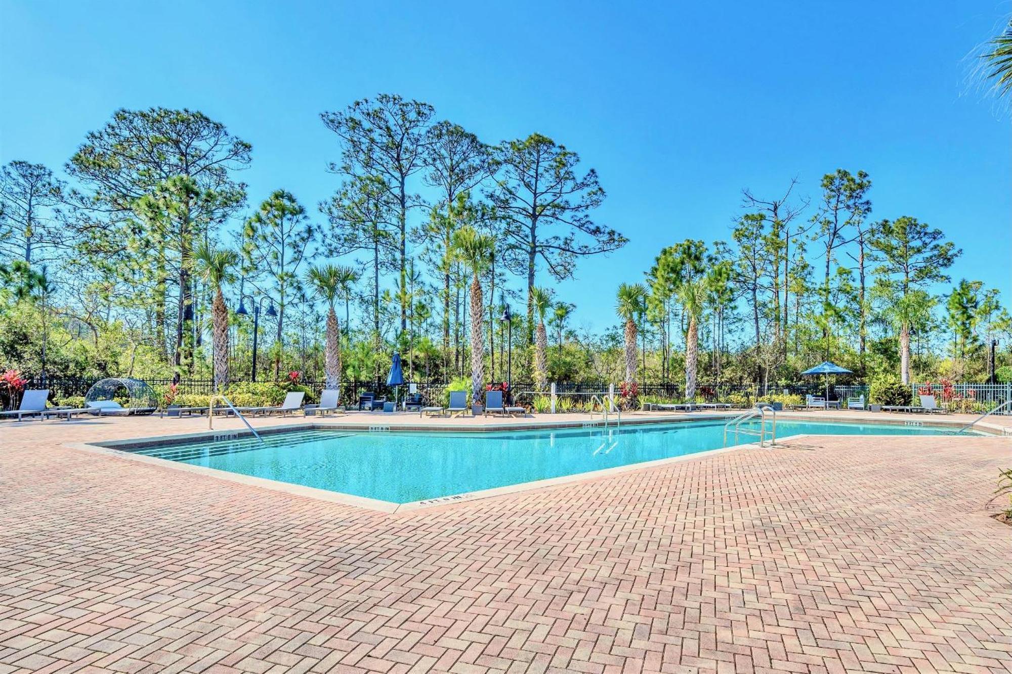 Modern 2br - Hot Tub And Pool - Near Holiday home *
